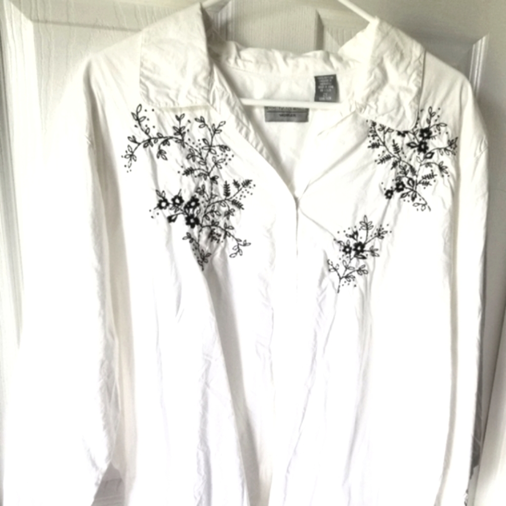 Company One Woman Embrodered Blouse size 2x